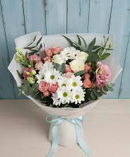 Букет нежный в Адлер Букет цветов из: Розы, Лизиантусы и Хризантемы в Адлер