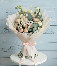 Букет цветов из:  Розы и Лизиантусы в Адлер