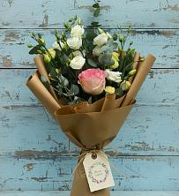 Букет нежный привет в Адлер Букет цветов из: Розы и Лизиантусы в Адлер
